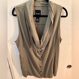 Me Jane Army Green Draped Buttoned Blouse. Size Large.